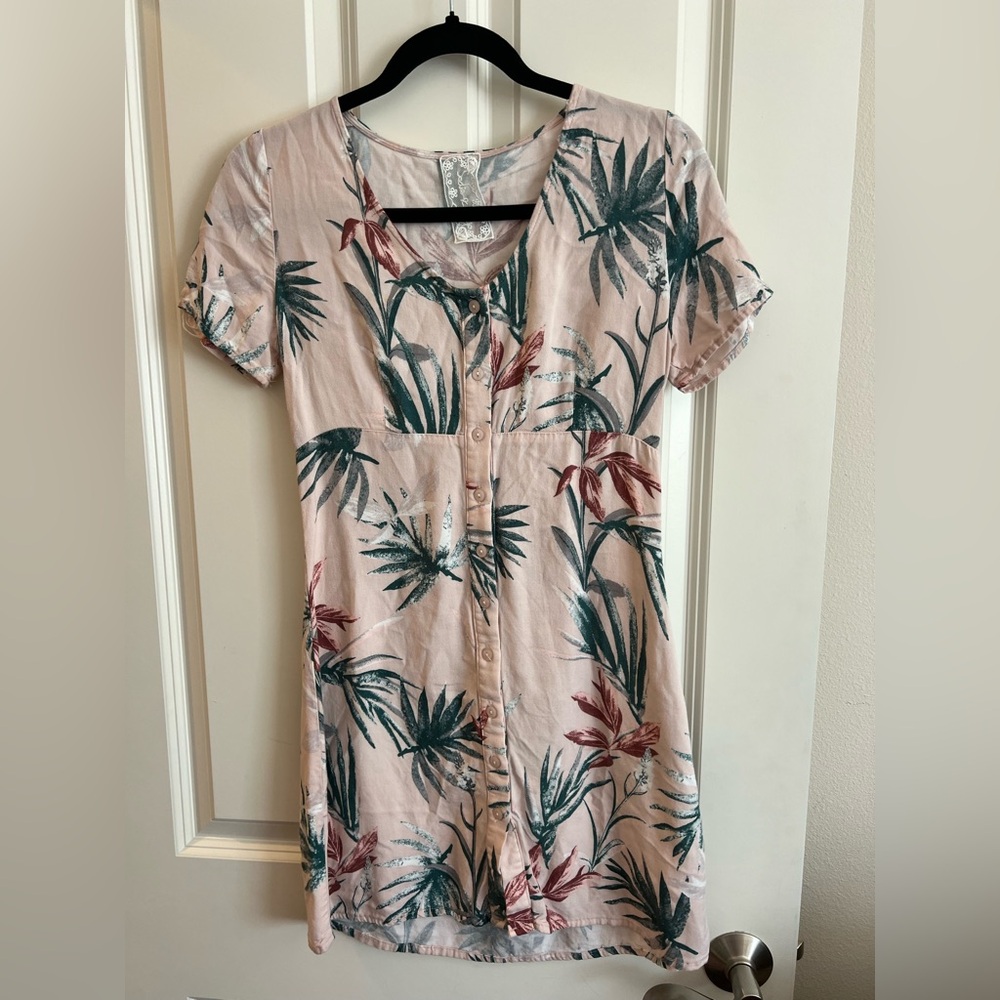 Sadie & Sage palms button front mini dress.